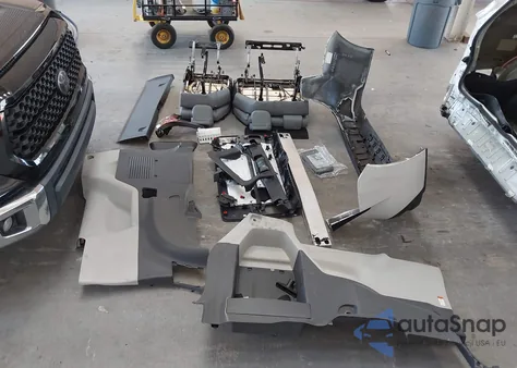 2023 Toyota Sienna Xle из США, поврежденный, VIN 5TDYRKEC3PS176233